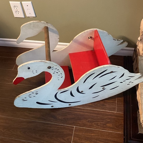 Vintage 
Wooden Swan Rocking Horse - Picture 16 of 17